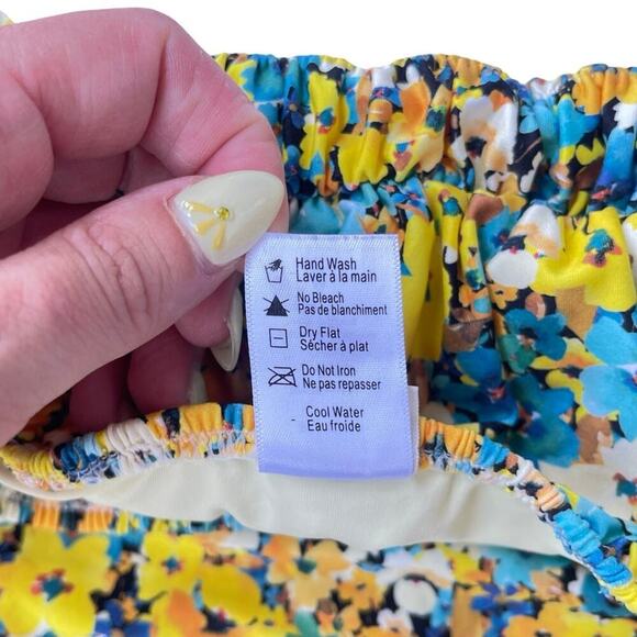 L*Space Marilyn One-Piece Swimsuit Daisy Diamond Puff Sleeves Smocked - Size 8 - Picture 14 of 16